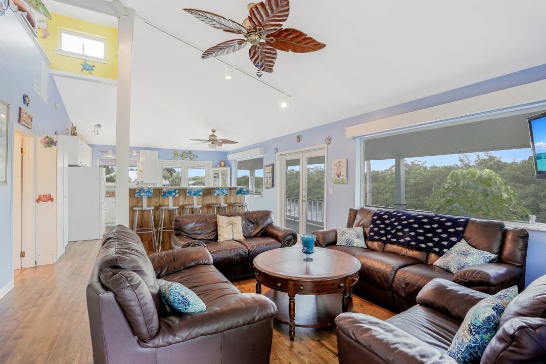 2825 Tern Ct, Saint James City, FL 33956