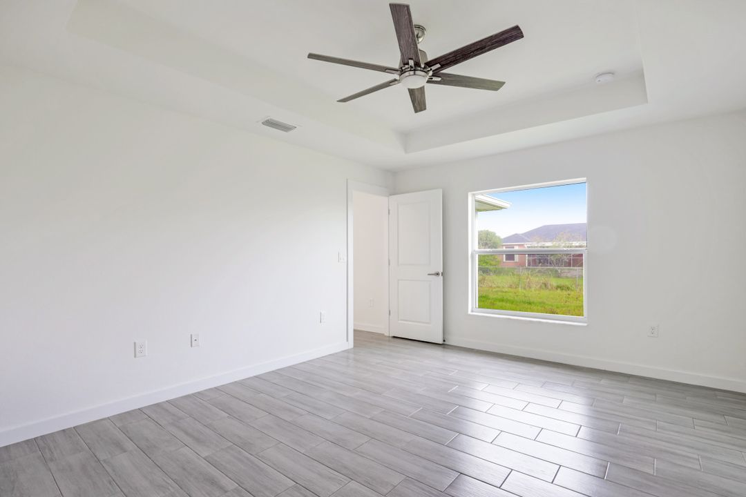 2506 50th St SW, Lehigh Acres, FL 33976