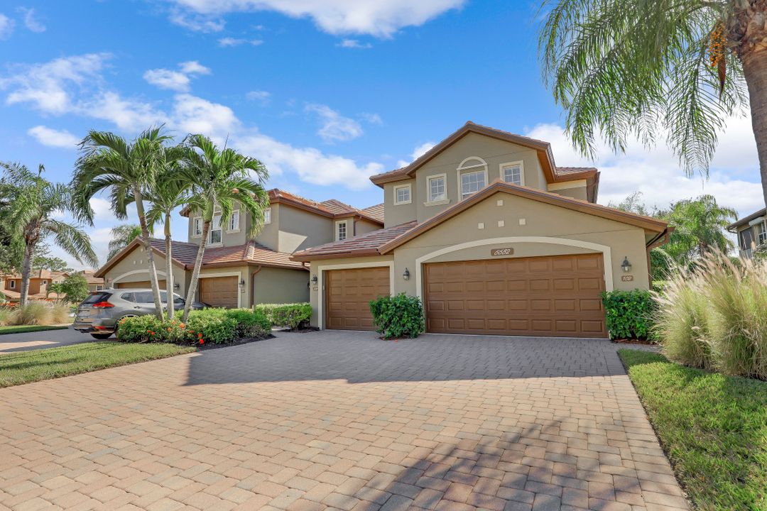 6682 Alden Woods Cir #202, Naples, FL 34113