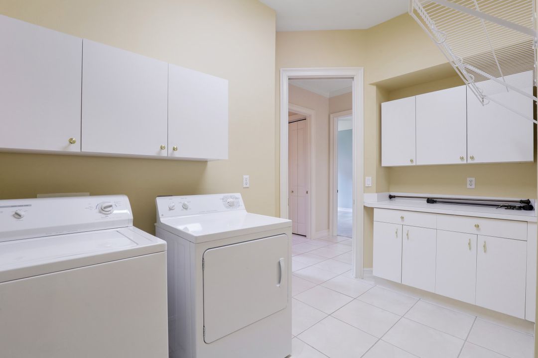 19 Heritage Way, Naples, FL 34110