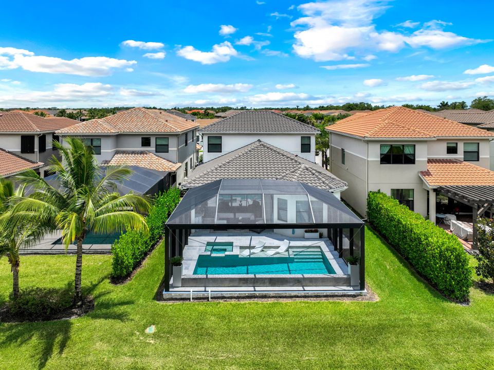 4448 Aurora St, Naples, FL 34119