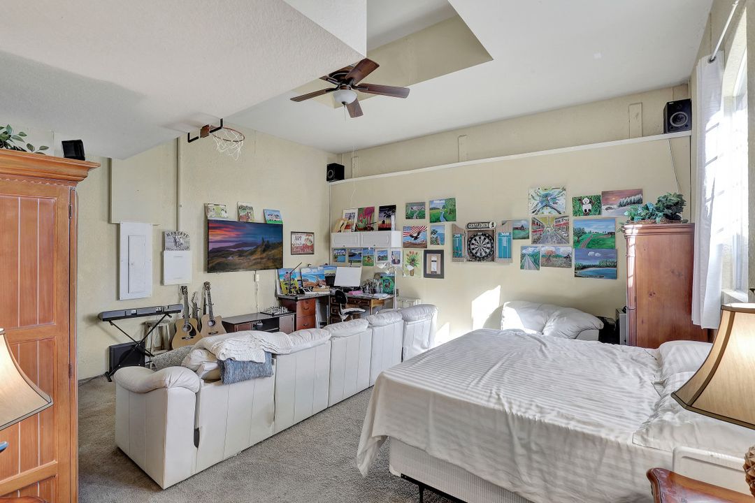 138 S Bahama Ave, Marco Island, FL 34145