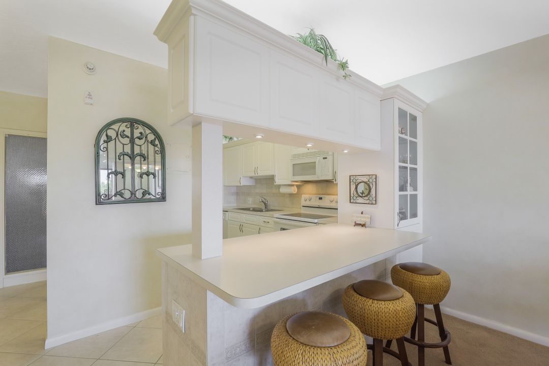 60 W Pelican St #504, Naples, FL 34113