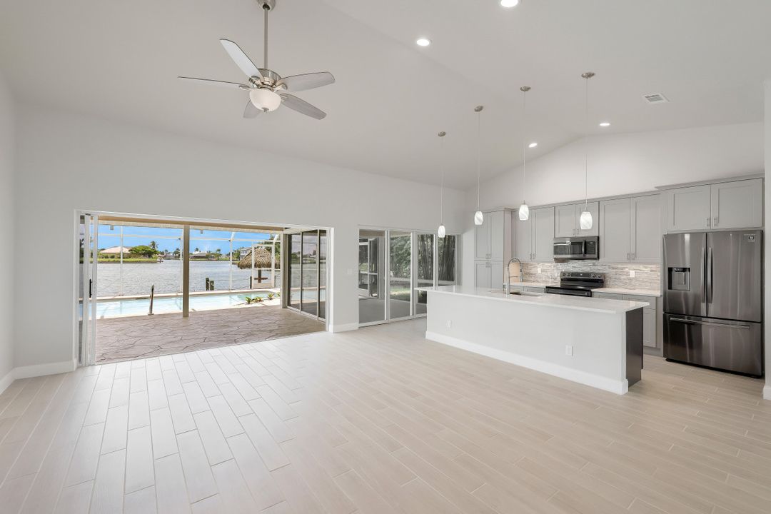 1014 Hancock Bridge Pkwy, Cape Coral, FL 33990