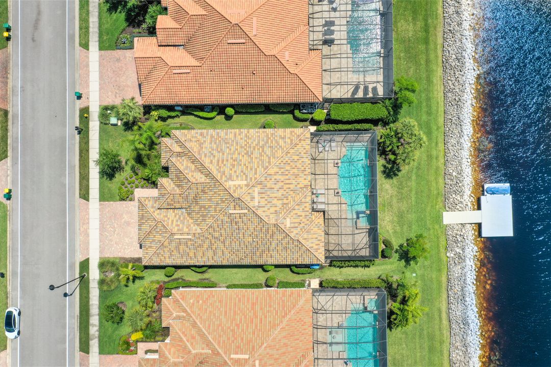 9273 Quarry Dr, Naples, FL 34120