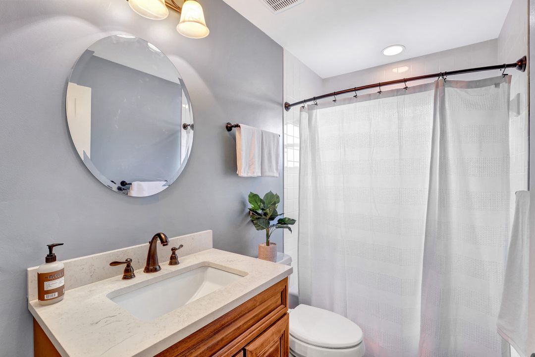 253 Via Perignon, Naples, FL 34119