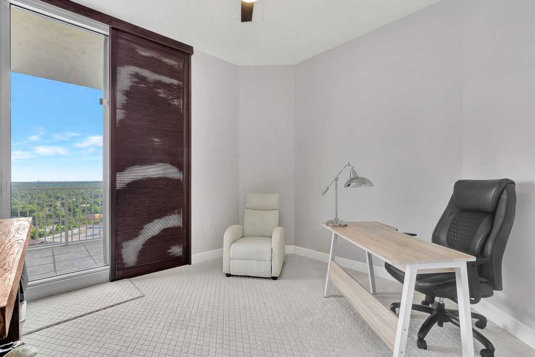 2090 W First St, Fort Myers, FL 33901