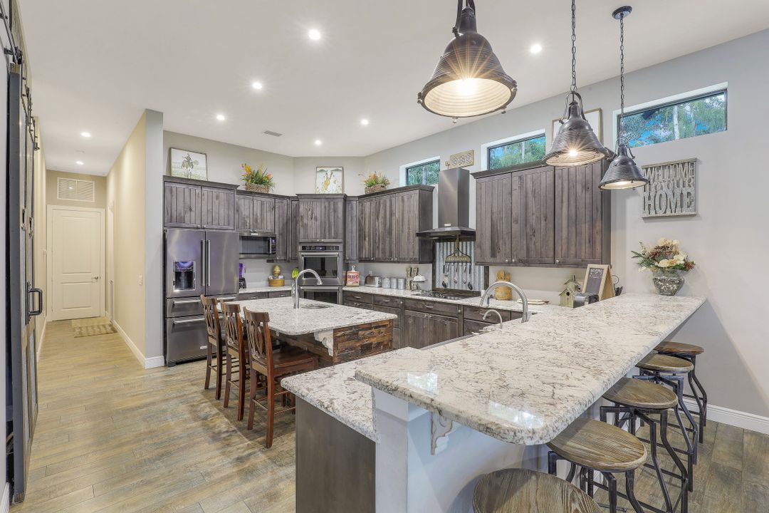 6700 Sable Ridge Ln, Naples, FL 34109