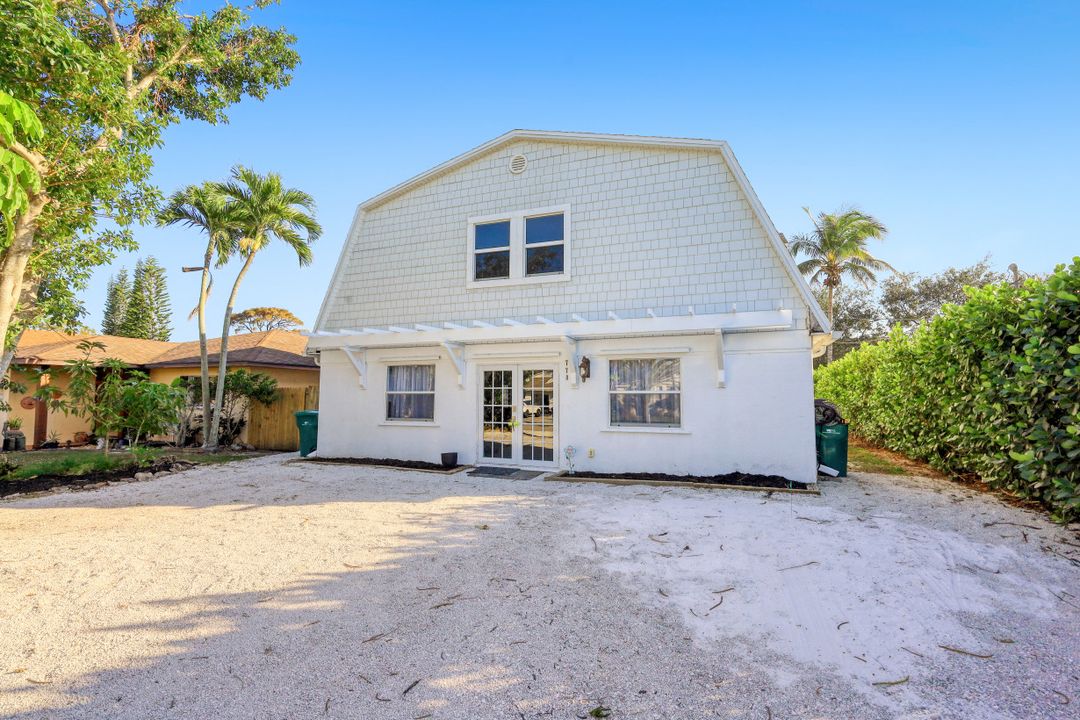 778 100th Ave N, Naples, FL 34108