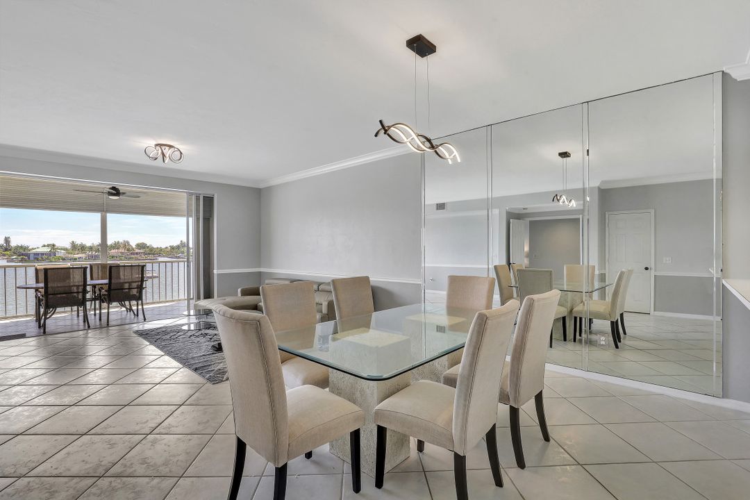 9700 Gulf Shore Dr #202, Naples, FL 34108