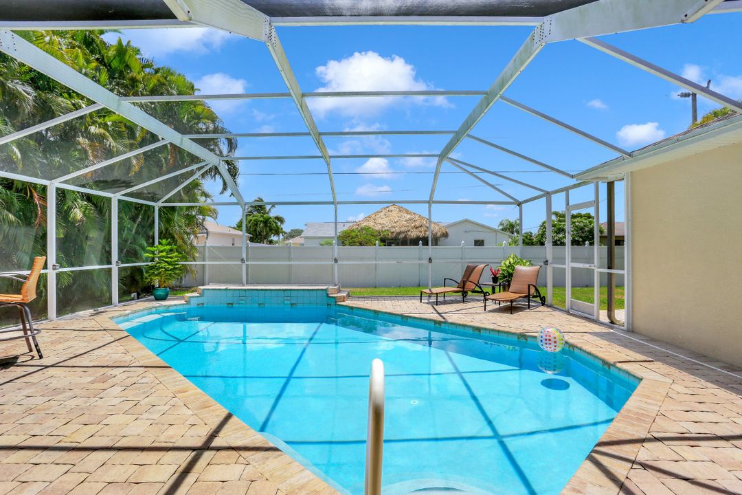 4137 SW 10th Ave, Cape Coral, FL 33914