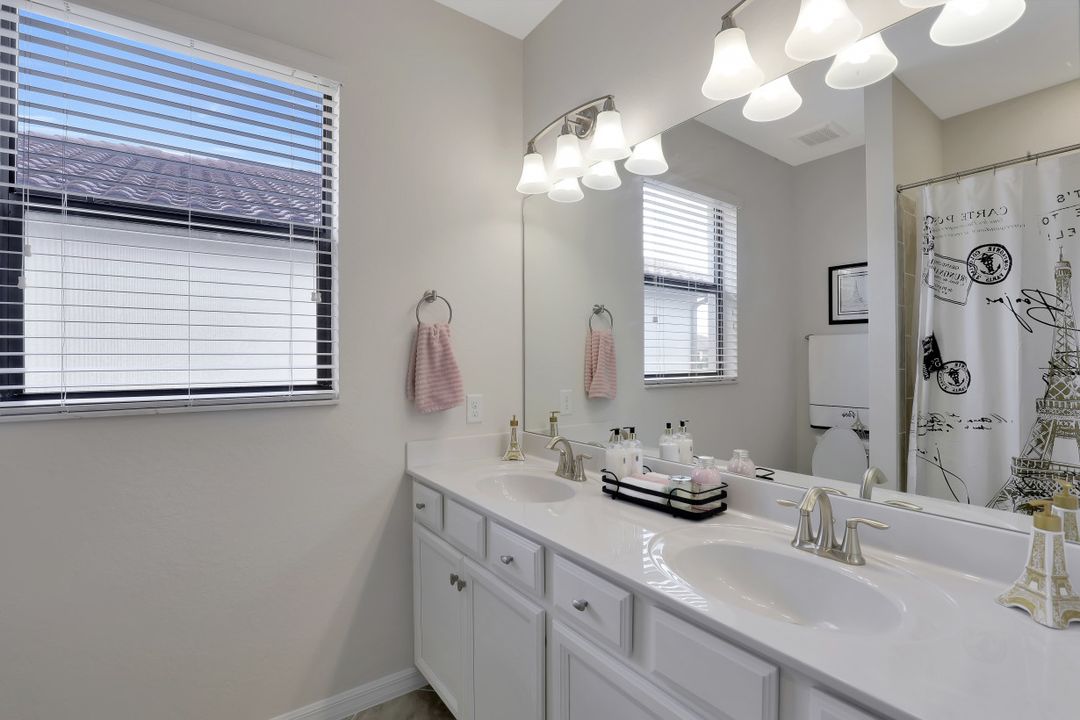 4580 Tamarind Way, Naples, FL 34119