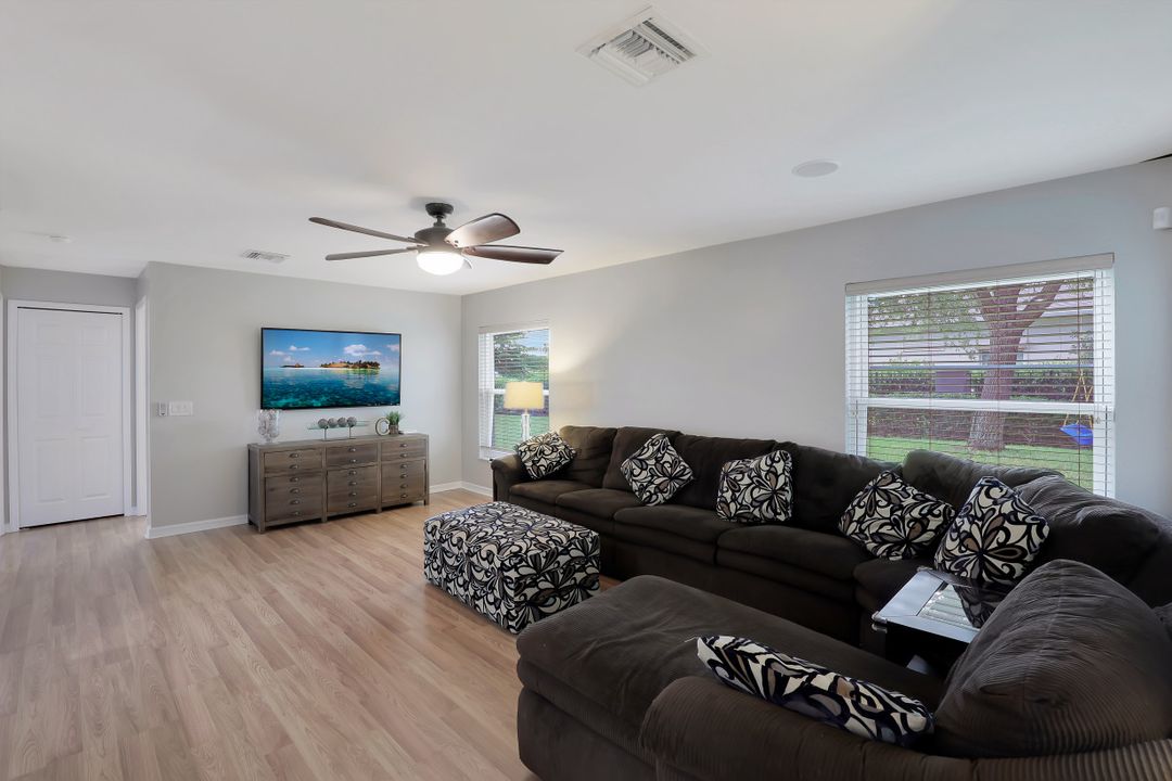 9191 Pittsburgh Blvd, Fort Myers, FL 33967