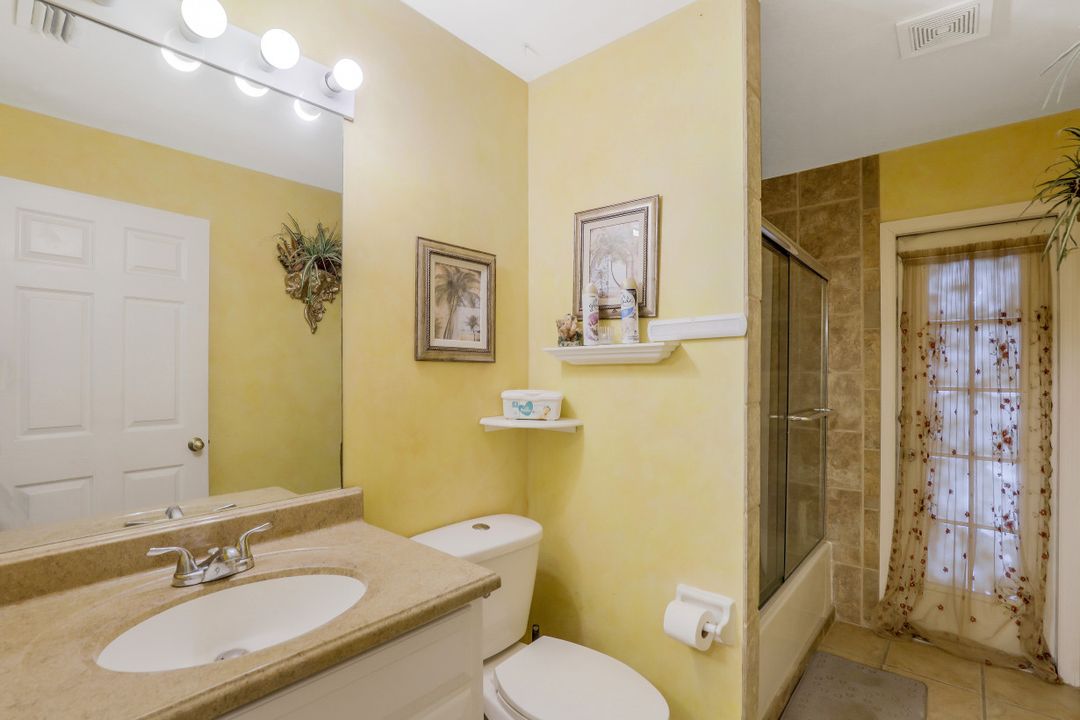 4552 Varsity Cir, Lehigh Acres, FL 33971