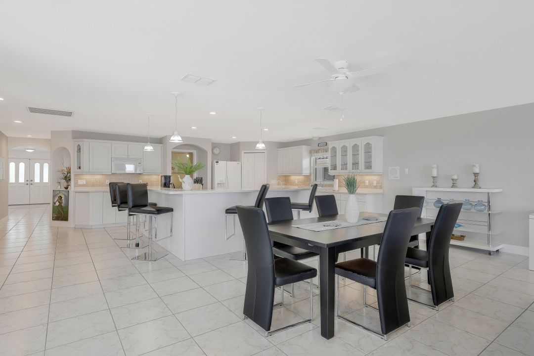 642 Coral Dr, Cape Coral, FL 33904