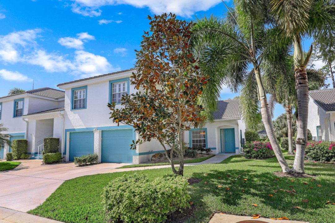 975 Partridge Cir #102, Naples, FL 34104