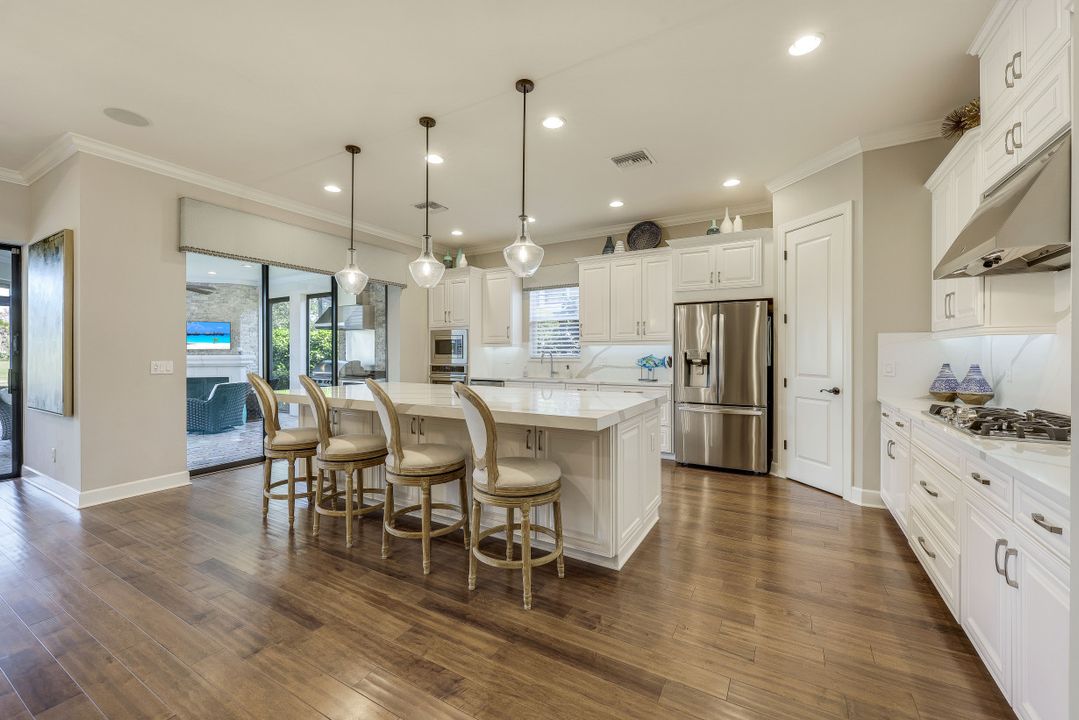 8848 Savona Ct, Naples, FL 34119