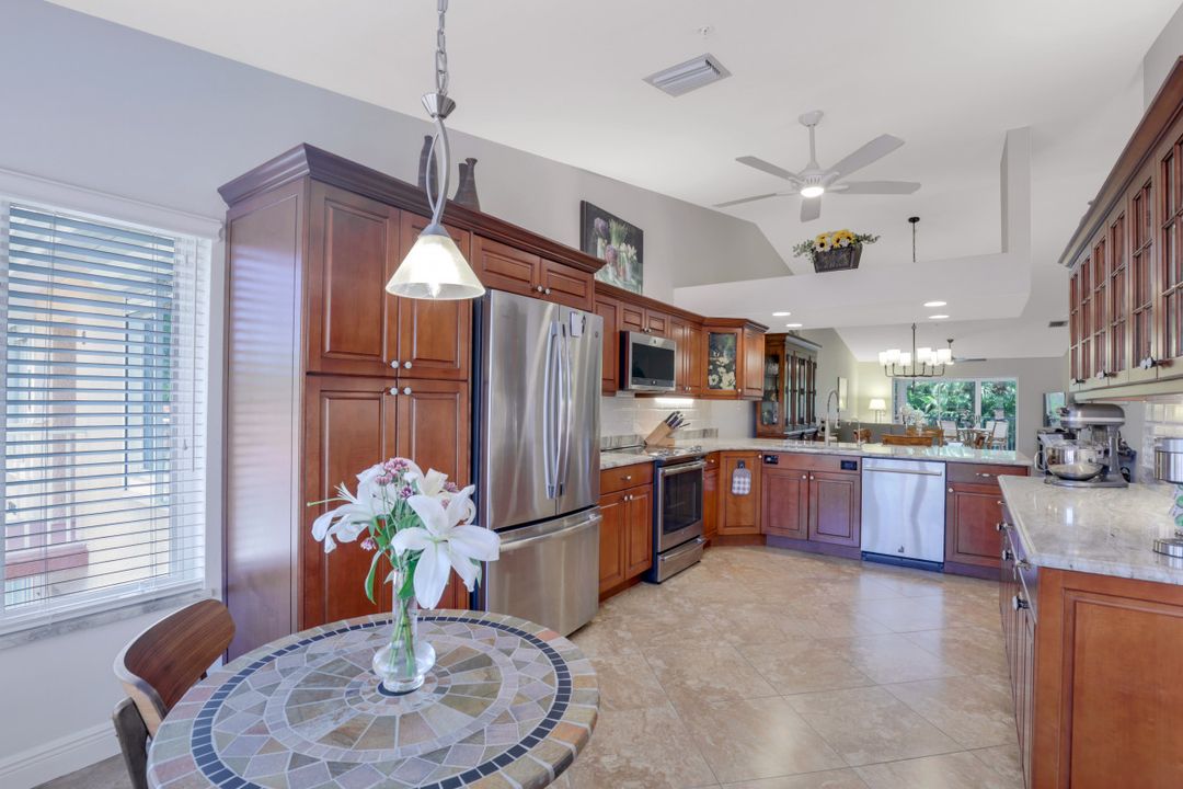 2395 Hidden Lake Dr #8, Naples, FL 34112