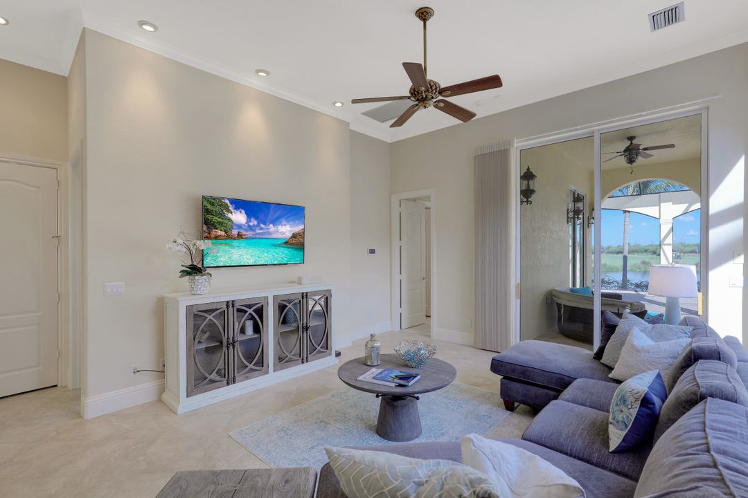 8560 Bellagio Dr, Naples, FL 34114