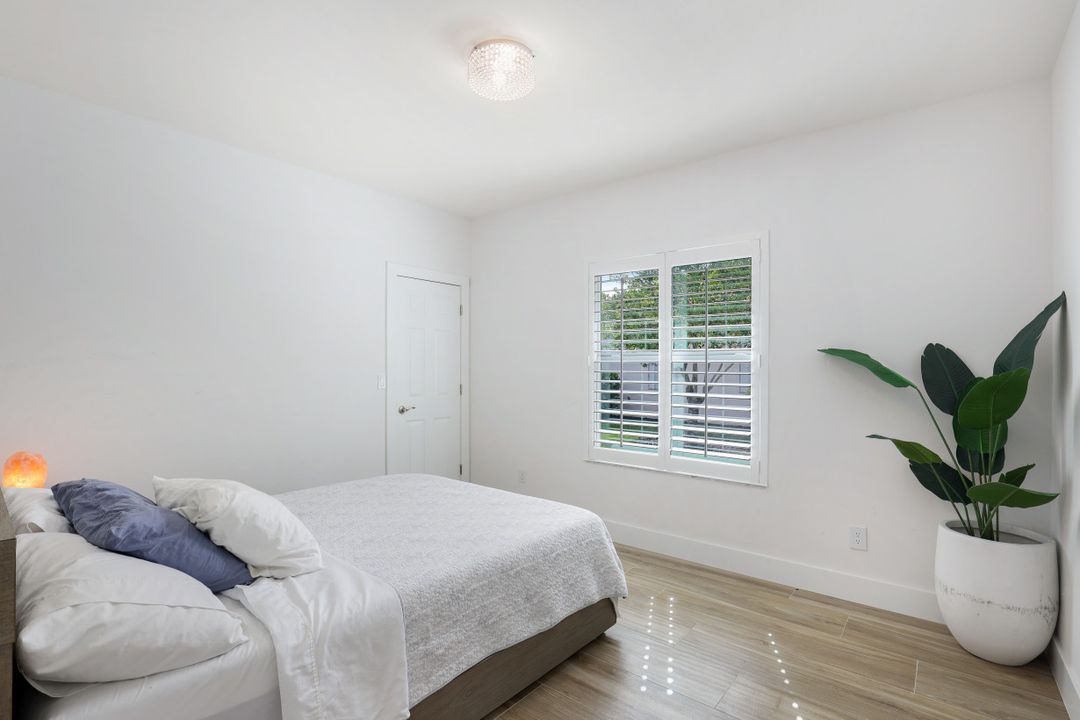 11102 Phoenix Way, Naples, FL 34119