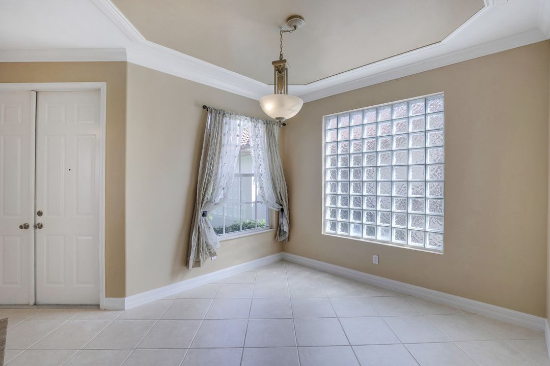 1627 Triangle Palm Terrace, Naples, FL 34119