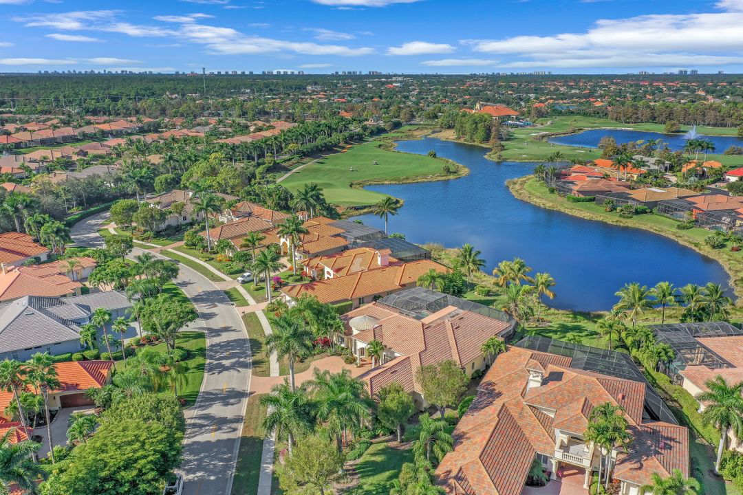 7417 Treeline Dr, Naples, FL 34119