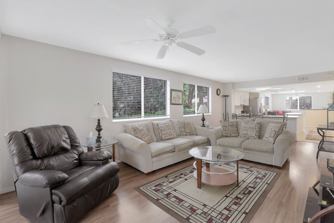 285 Naples Cove Dr #1106, Naples, FL 34110