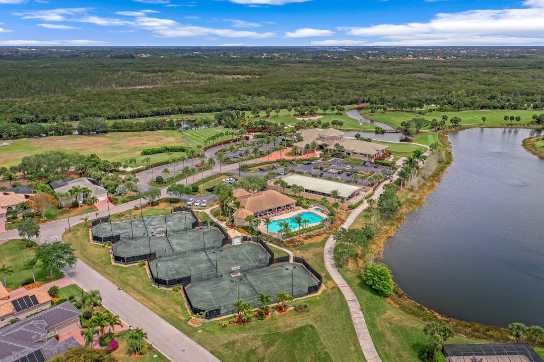 8902 Dartmoor Way, Fort Myers, FL 33908