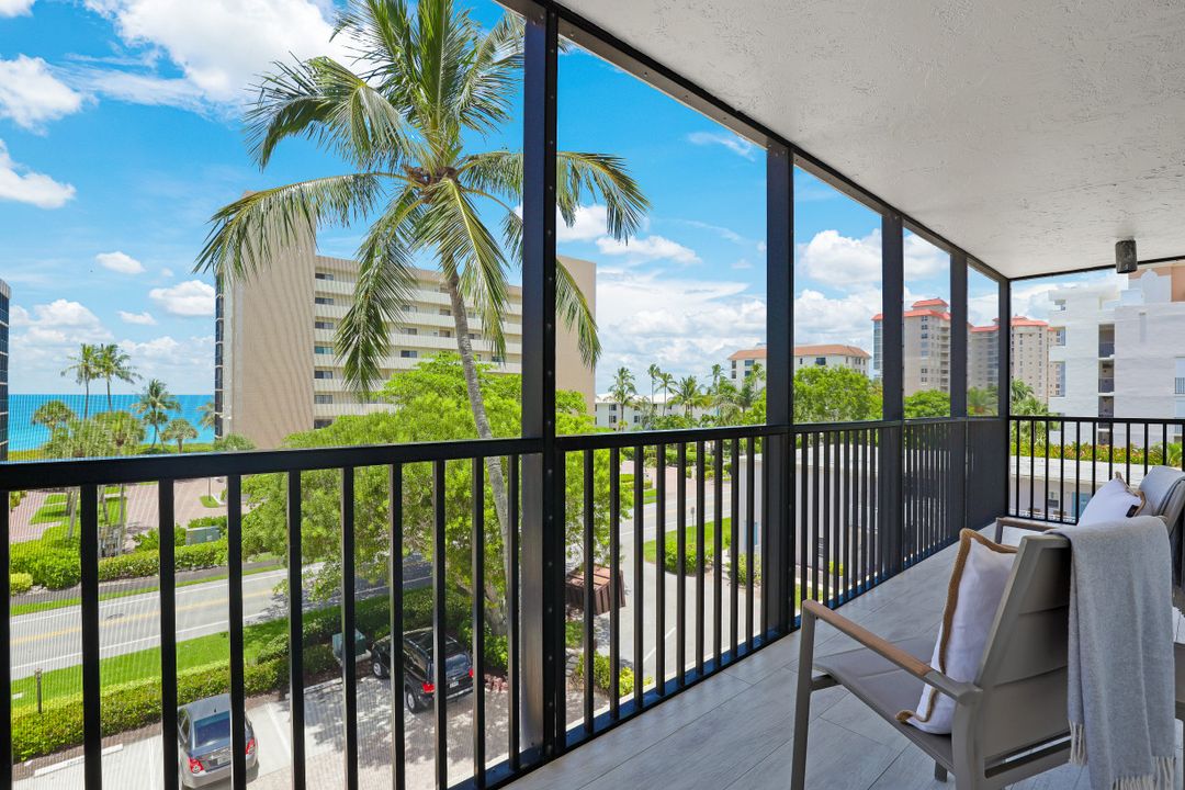 10482 Gulf Shore Dr #231, Naples, FL 34108