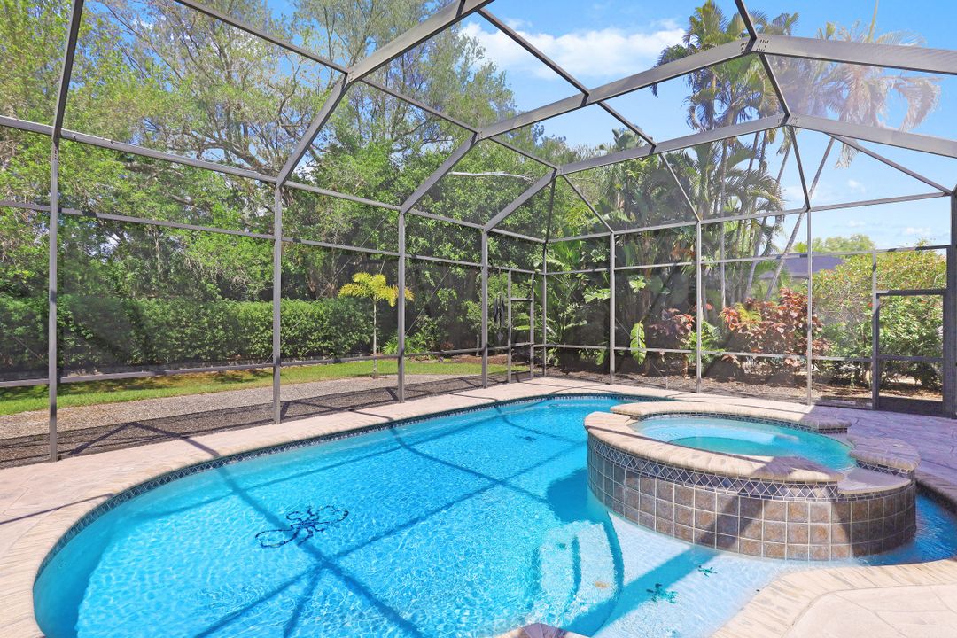 8831 Springwood Ct, Bonita Springs, FL 34135