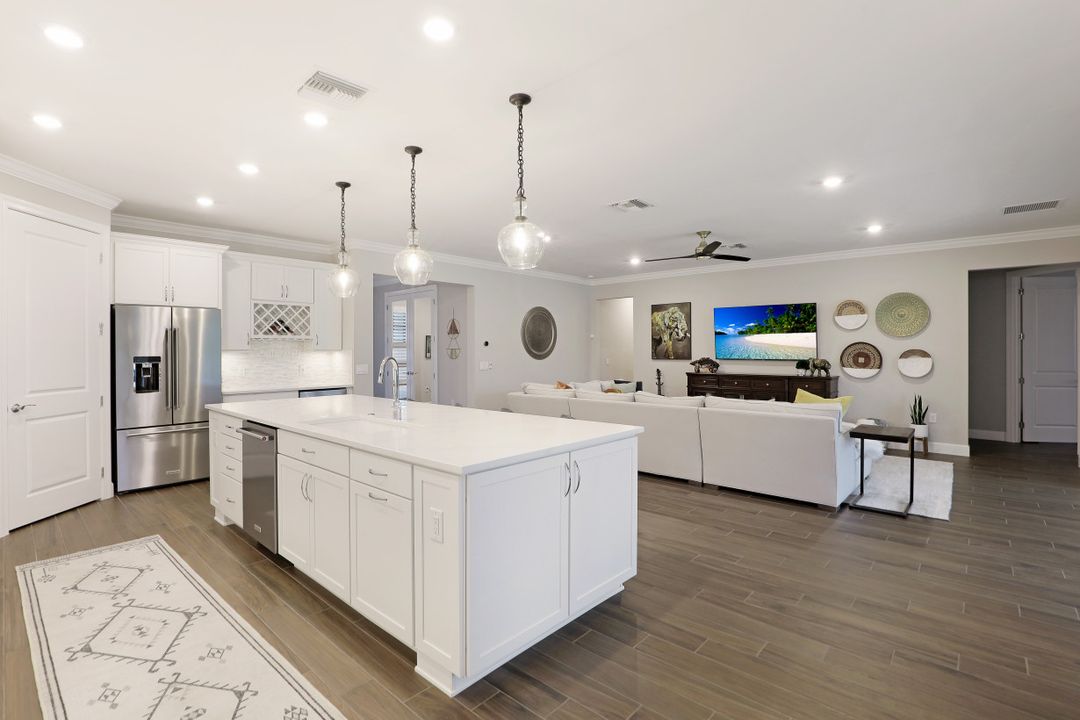 19332 Aqua Shore Dr, Fort Myers, FL 33913