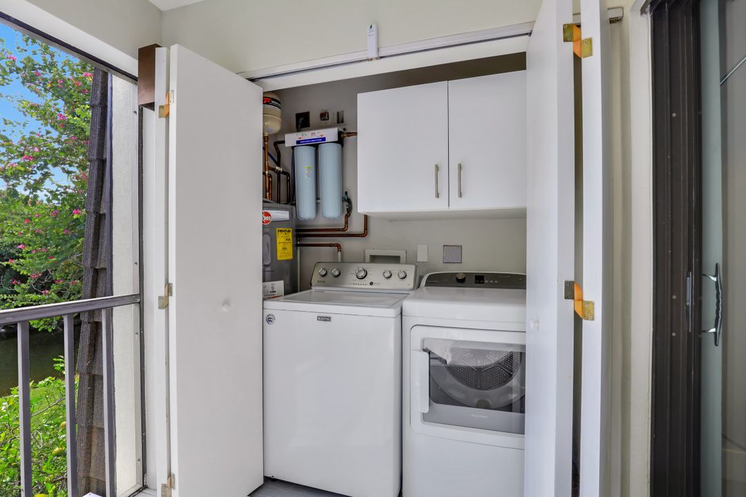 1665 Spoonbill Ln #B, Naples, FL 34105