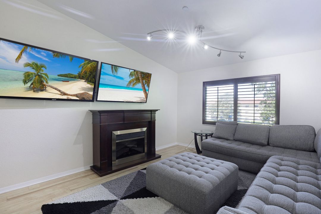 8244 Key Royal Cir #633, Naples, FL 34119