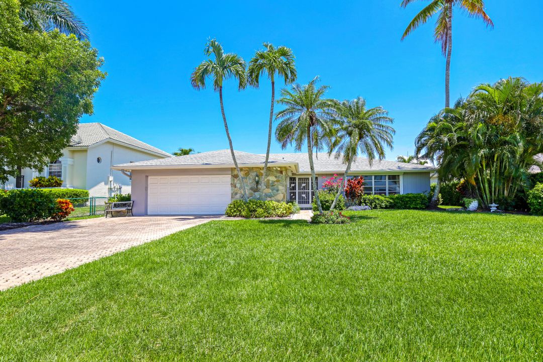 139 Bayview Ave, Naples, FL 34108
