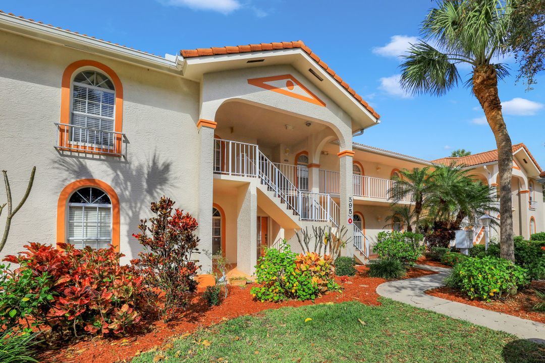 595 Mardel Dr #403, Naples, FL 34104