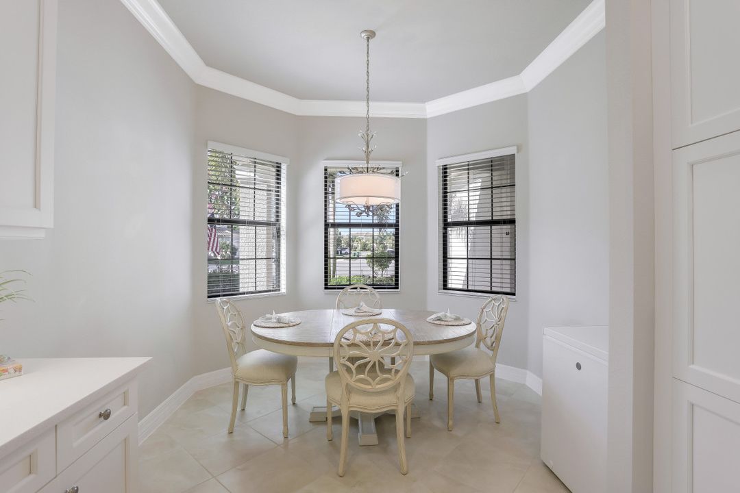 4228 Amelia Wy, Naples, FL 34119