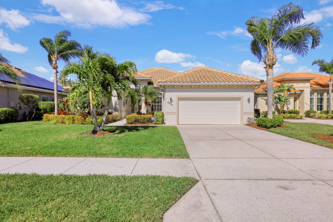 8219 Potomac Ln, Naples, FL 34104