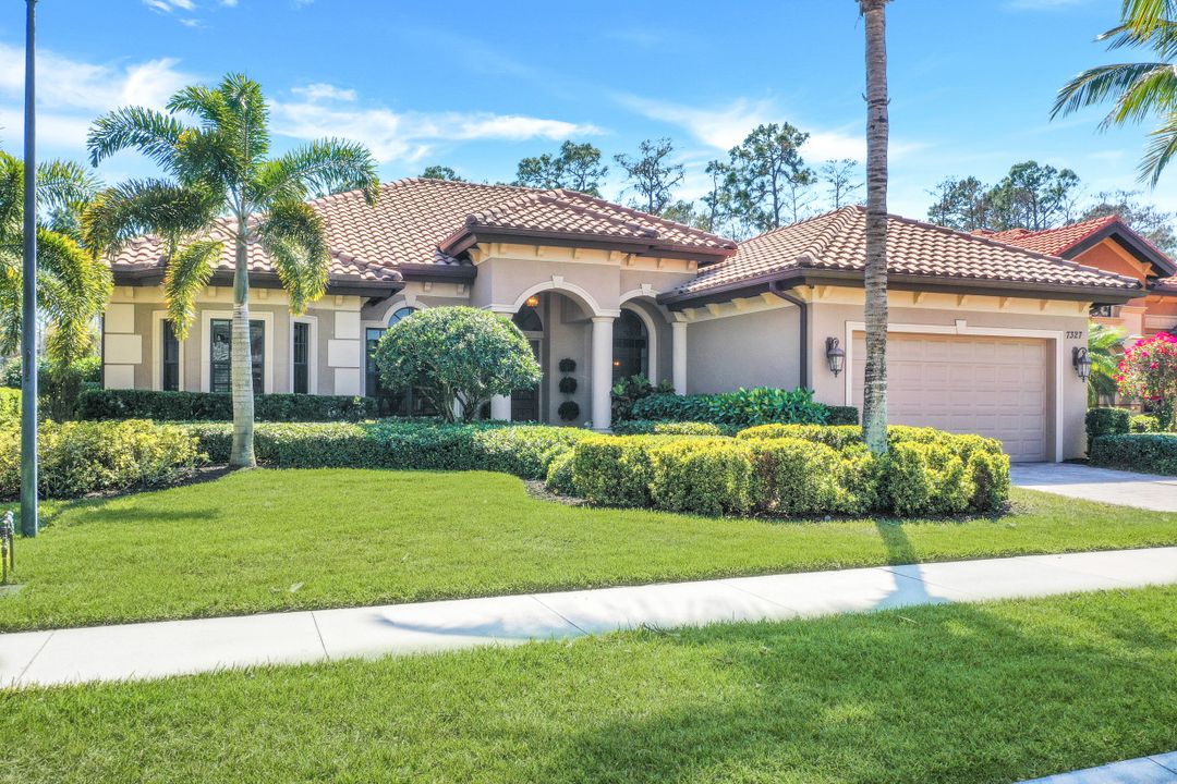 7327 Acorn Way, Naples, FL 34119