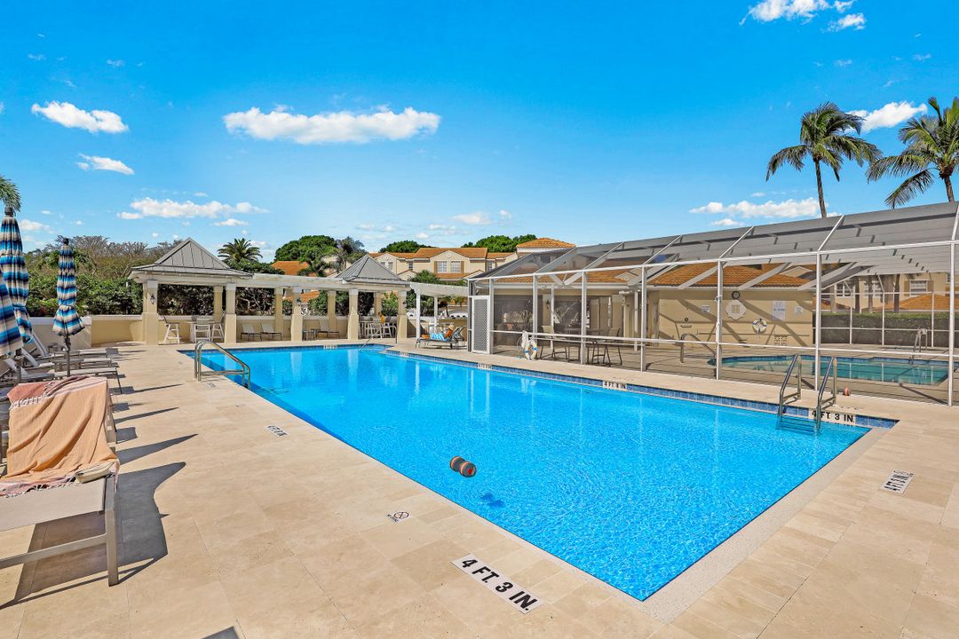 8345 Excalibur Cir #M-12, Naples, FL 34108