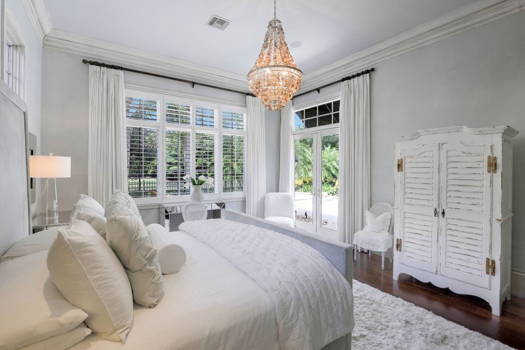 15655 Villoresi Way, Naples, FL 34110