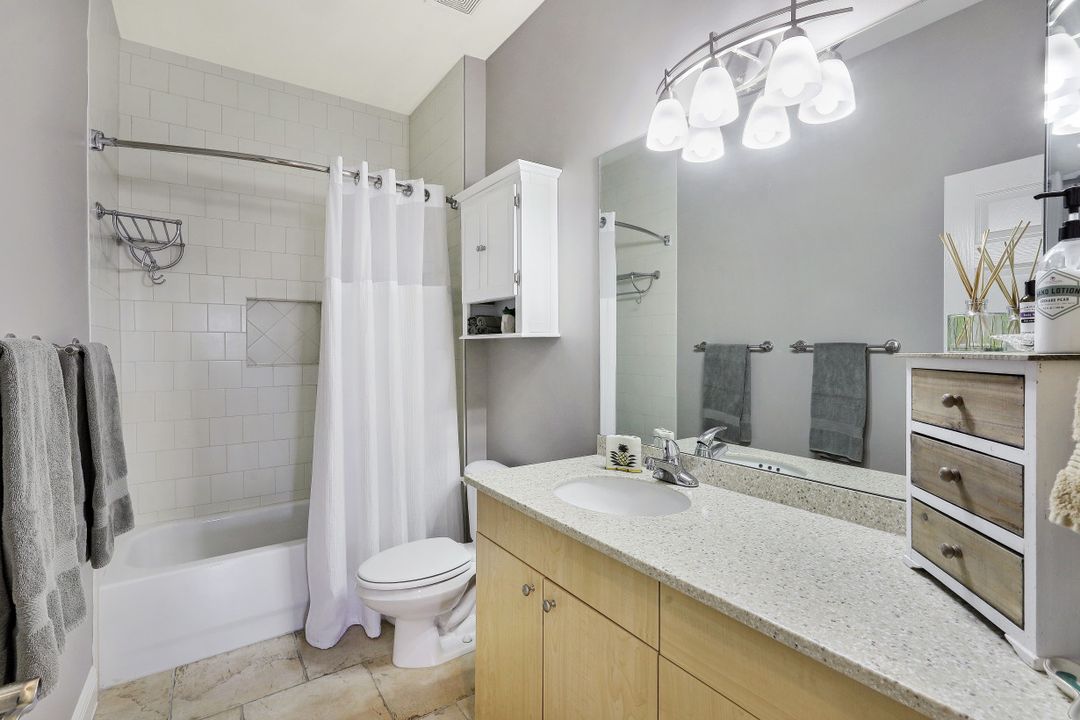 5110 W Hyde Park Ct #204, Fort Myers, FL 33912