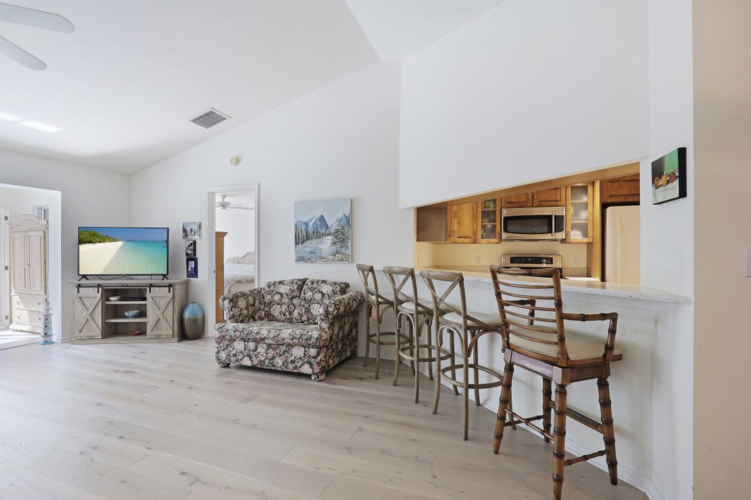 5895 Chanteclair Dr #122, Naples, FL 34108