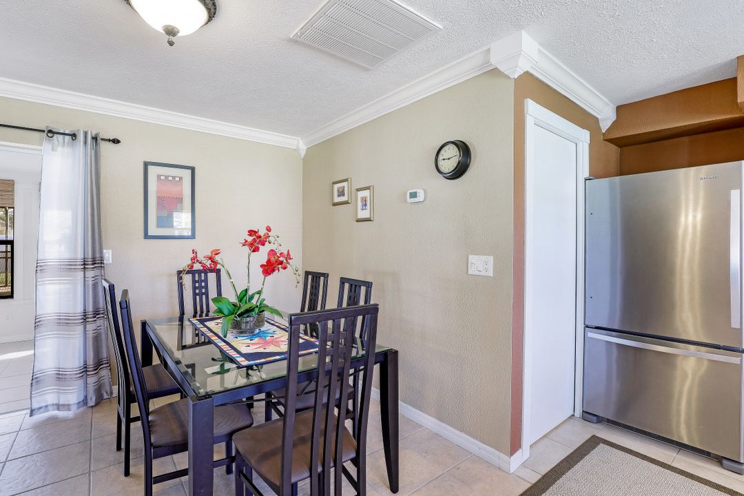 3923 SE 9th Ct, Cape Coral, FL 33904