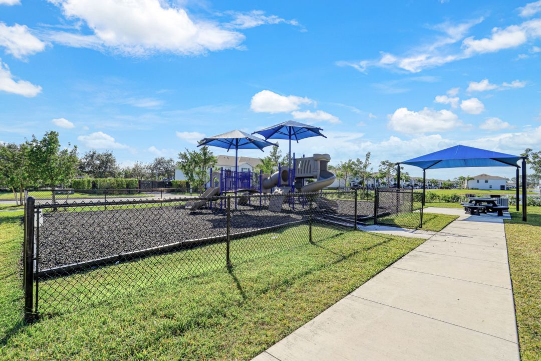 15359 Wildflower Cir, Naples, FL 34119