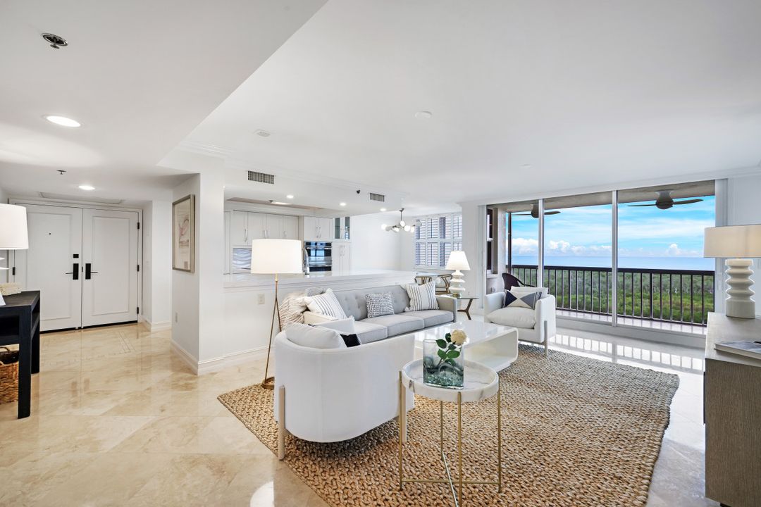 6585 Nicholas Blvd #1103, Naples, FL 34108