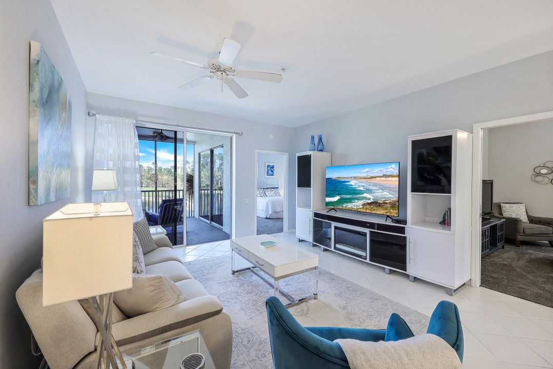 8239 Parkstone Pl #202, Naples, FL 34120