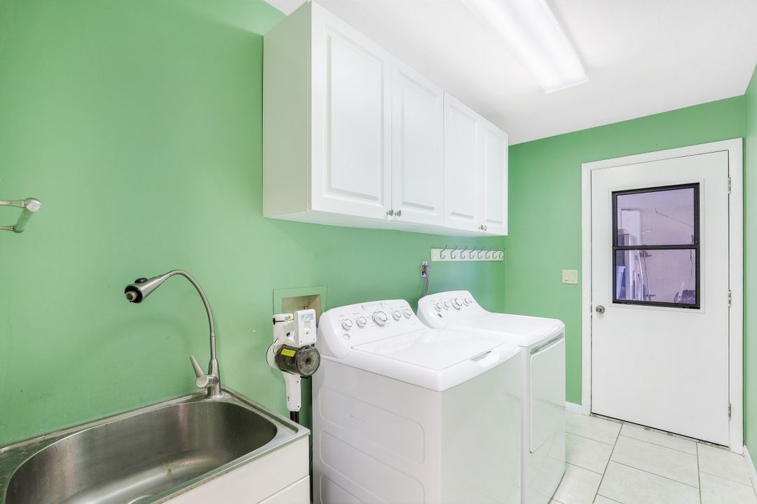 3914 SE 4th Ave, Cape Coral, FL 33904