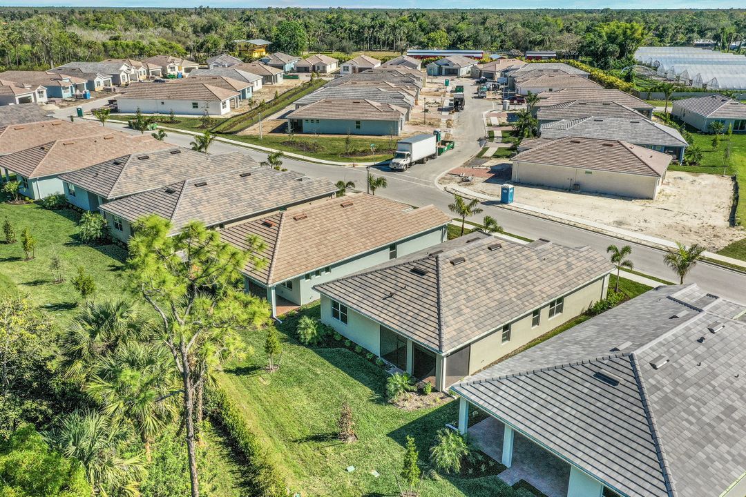 315 Tamarindo Ln, Naples, FL 34114