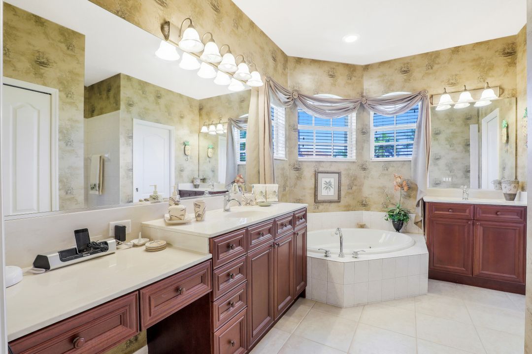 4141 SW 10th Ave, Cape Coral, FL 33914