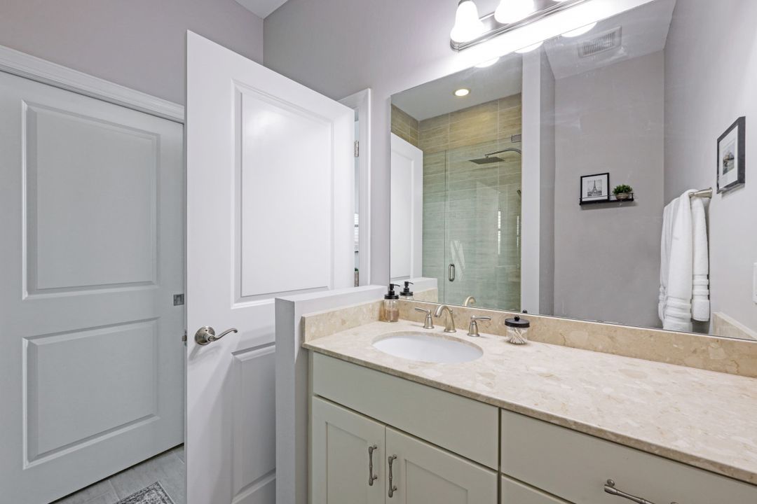 15130 Palmer Lake Cir #203, Naples, FL 34109